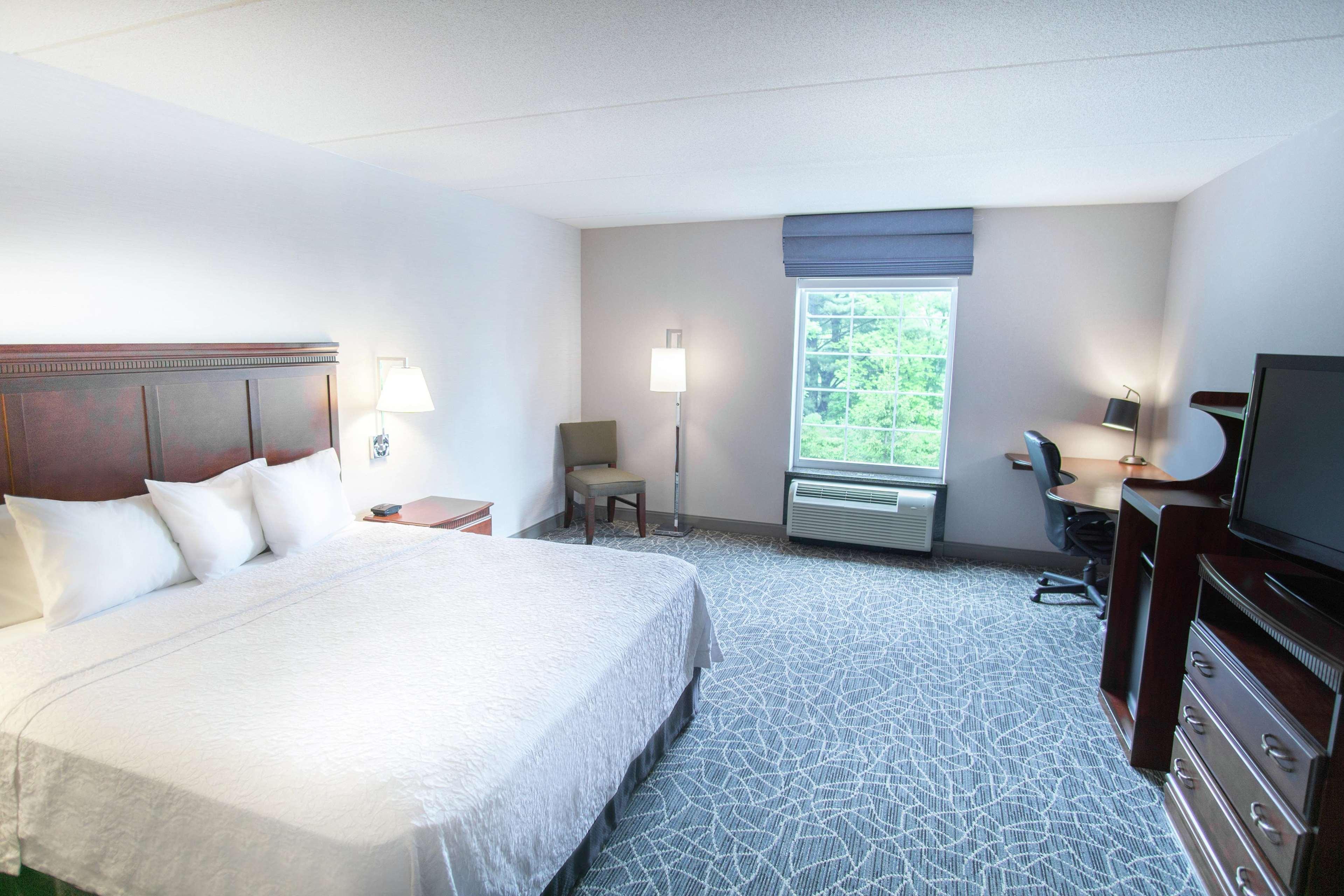 Hampton Inn & Suites Berkshires-Lenox Exterior foto