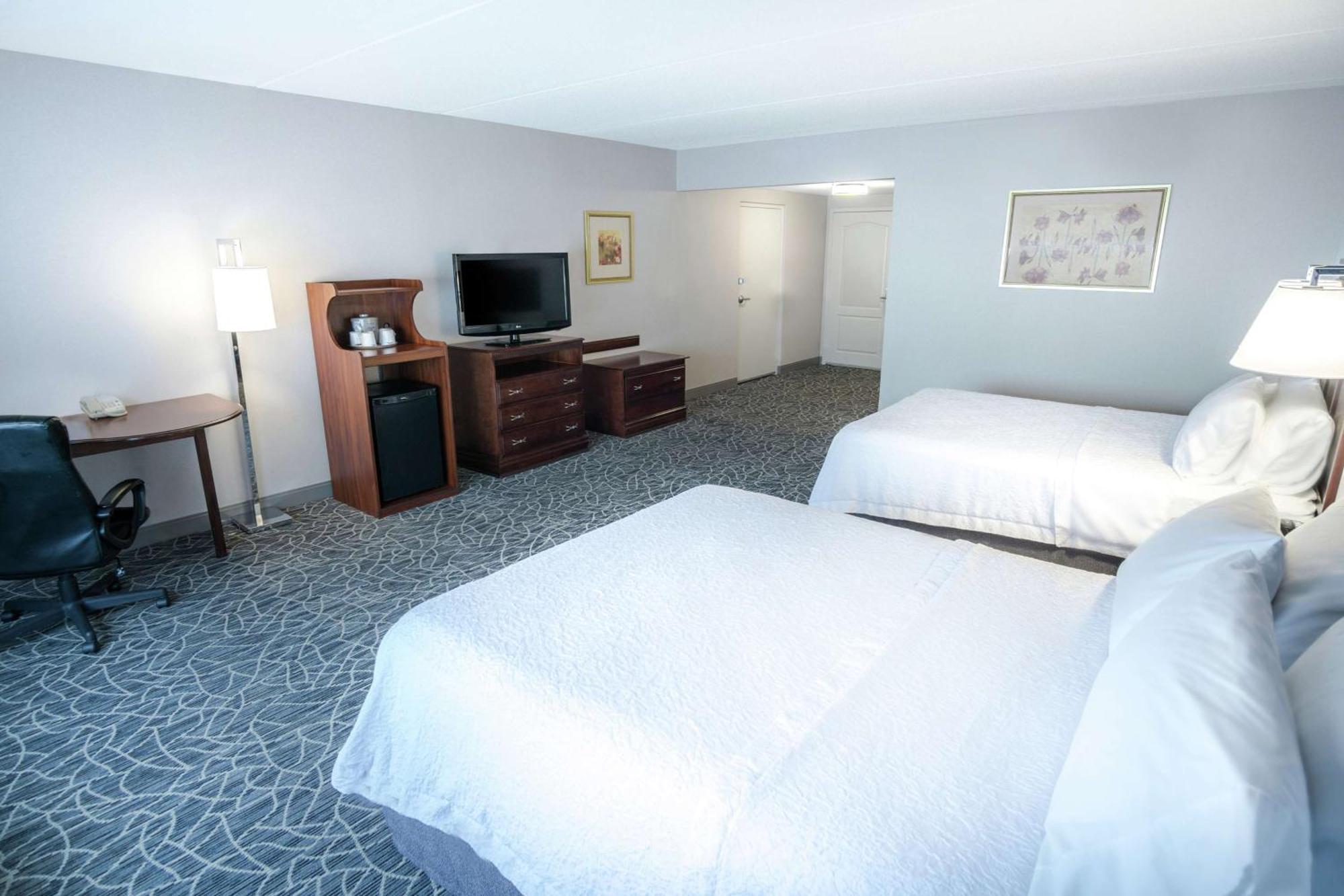 Hampton Inn & Suites Berkshires-Lenox Exterior foto