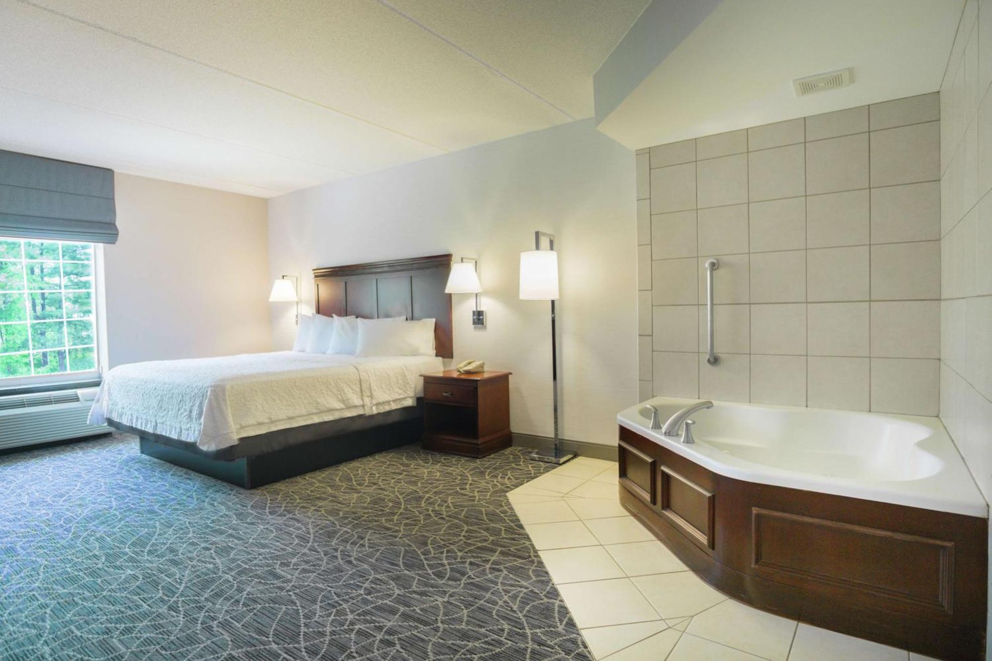 Hampton Inn & Suites Berkshires-Lenox Exterior foto