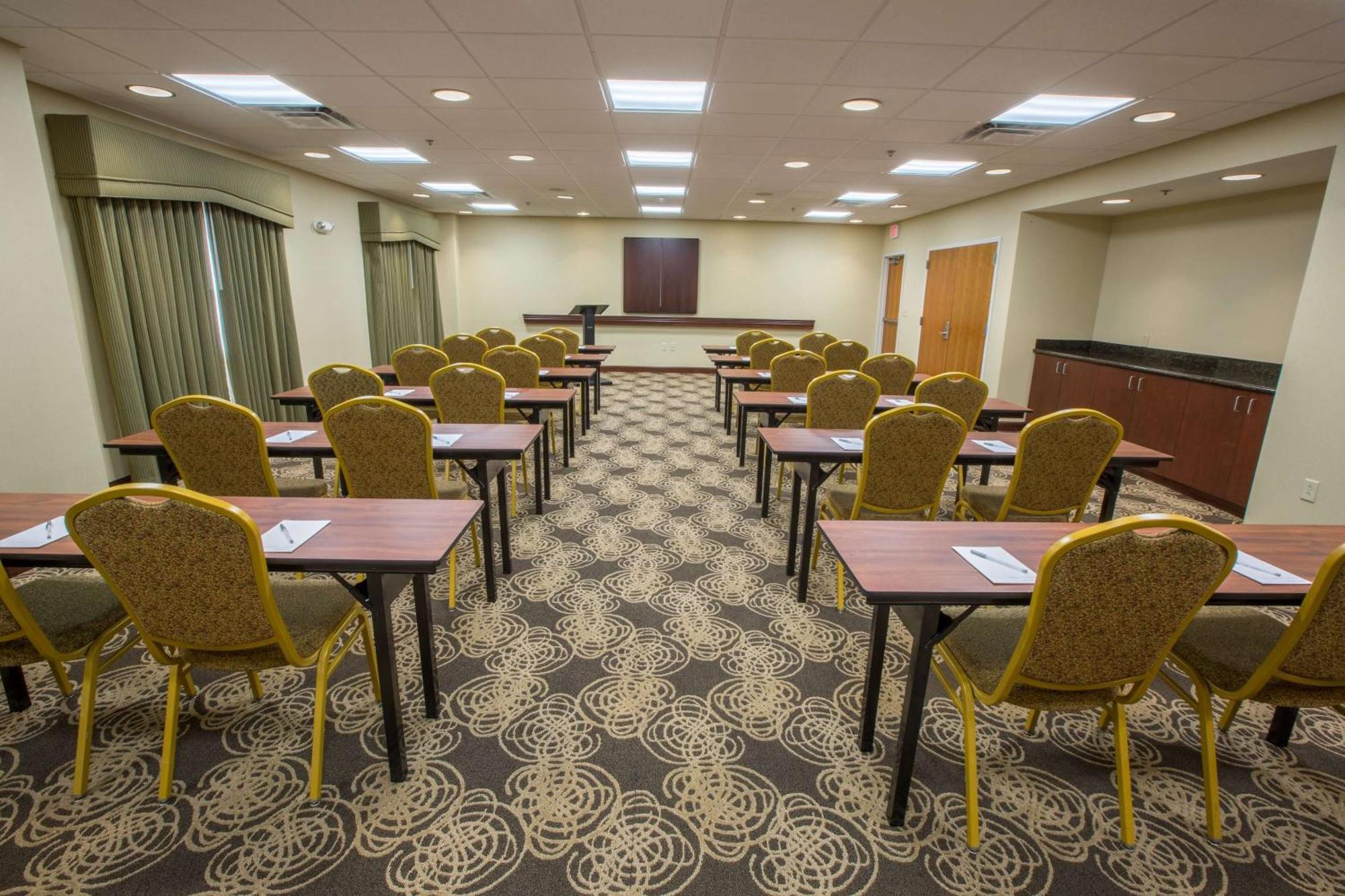 Hampton Inn & Suites Berkshires-Lenox Exterior foto