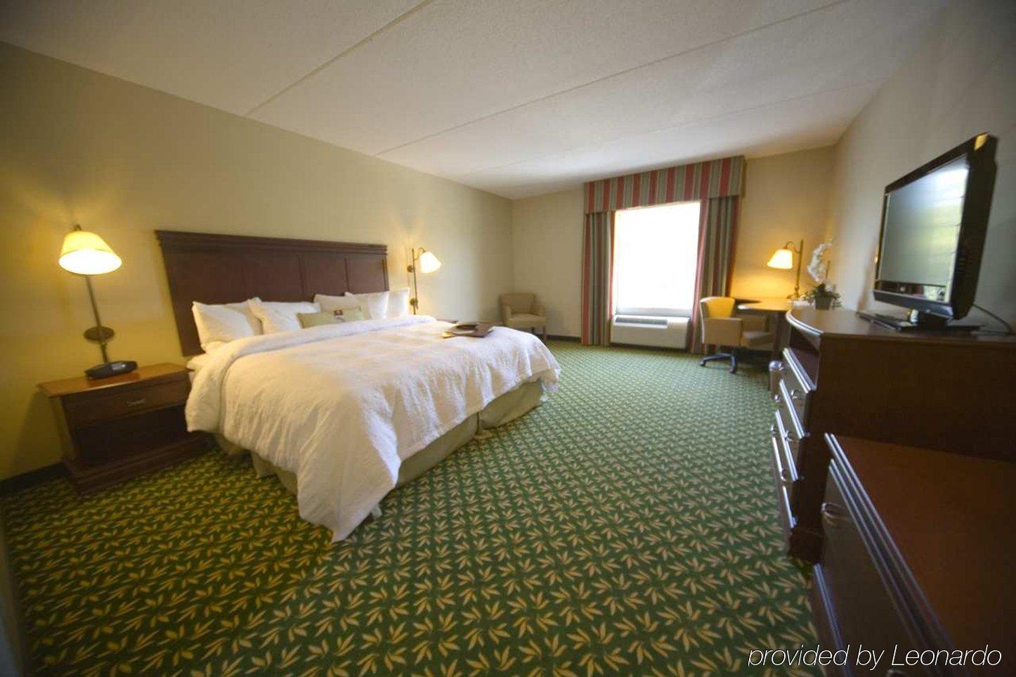 Hampton Inn & Suites Berkshires-Lenox Exterior foto